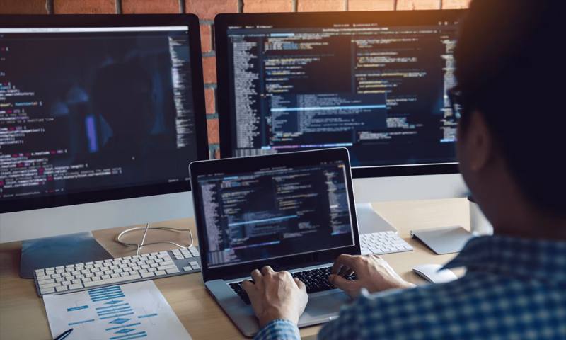 数据科学选型:R与Python如何赋能石嘴山网站建设?